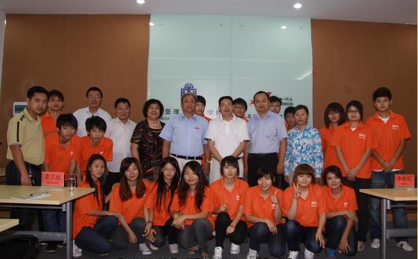 Ҋ�C���s�xʽ��ꖹ�W(xu��)�ӟ����c���s�p���I(l��ng)��(d��o)��Ӱ����.jpg