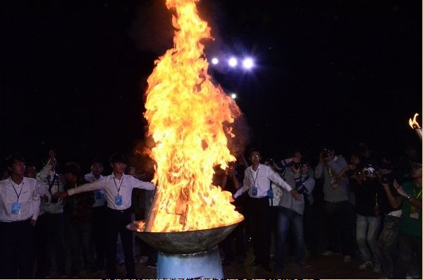 ����ȼ����ʥ���c(di��n)ȼ�ˌW(xu��)Ժ������ͬ���c�\(y��n)�ӵļ����c����.jpg