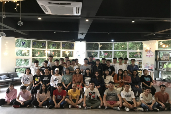 合影留念.jpg 合影留念.jpg