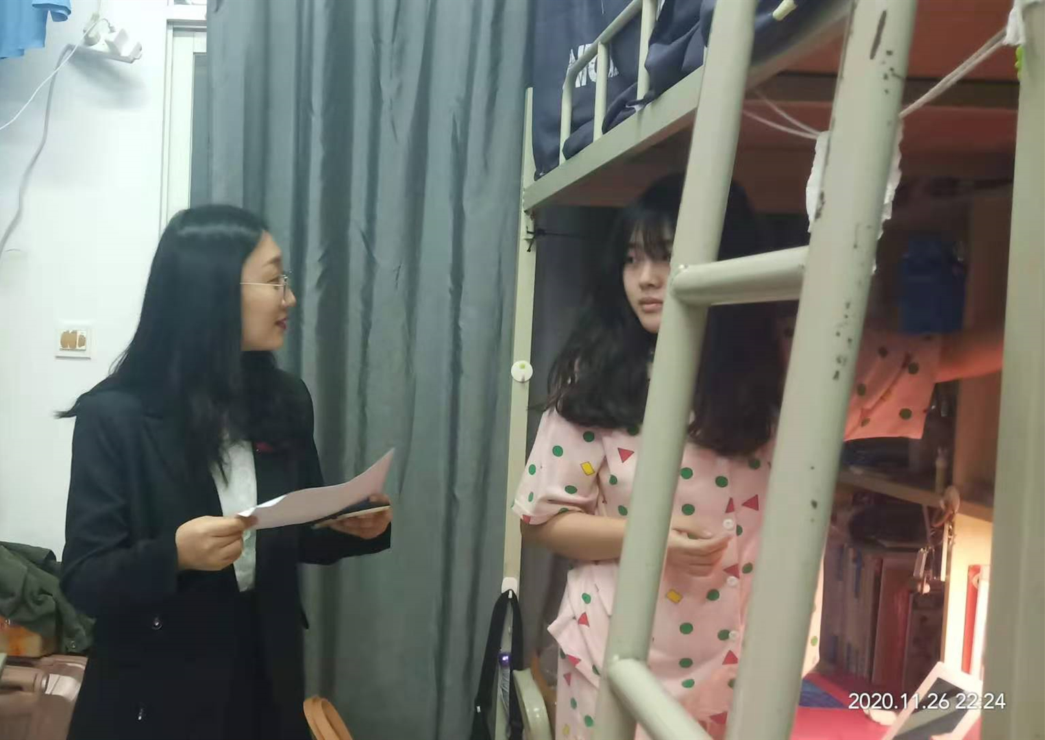 20201202時(shí)刻關(guān)心學(xué)生成長 始終守護(hù)學(xué)生安全——三亞理工職業(yè)學(xué)院關(guān)愛維穩(wěn)主題寢室走訪活動(dòng)進(jìn)行時(shí).jpg 20201202時(shí)刻關(guān)心學(xué)生成長 始終守護(hù)學(xué)生安全——三亞理工職業(yè)學(xué)院關(guān)愛維穩(wěn)主題寢室走訪活動(dòng)進(jìn)行時(shí).jpg