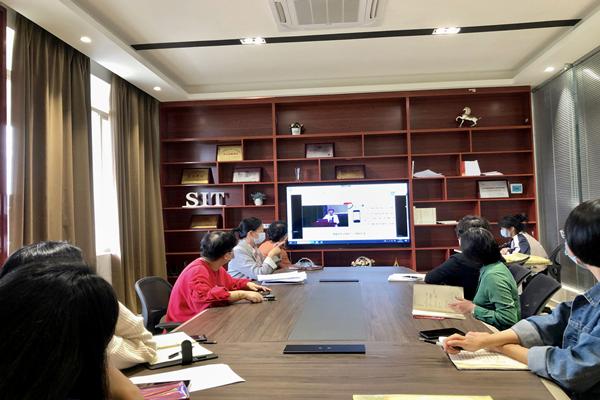 會(huì)議現(xiàn)場(chǎng).jpg 會(huì)議現(xiàn)場(chǎng).jpg