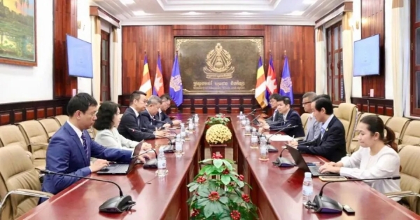 8f29d256adf2b8ca42ebaf855783ee81.jpg 8f29d256adf2b8ca42ebaf855783ee81.jpg