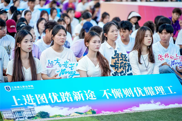 def8abf4a8745201ceac913d0f4ef7c3.jpg def8abf4a8745201ceac913d0f4ef7c3.jpg