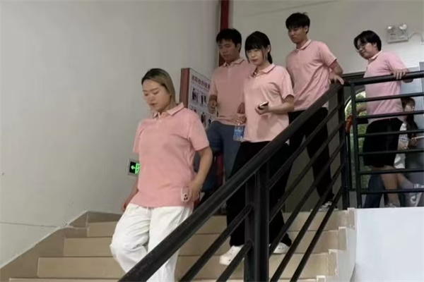 e0781a1202cc5317fa5dcc61db769e98.jpg e0781a1202cc5317fa5dcc61db769e98.jpg